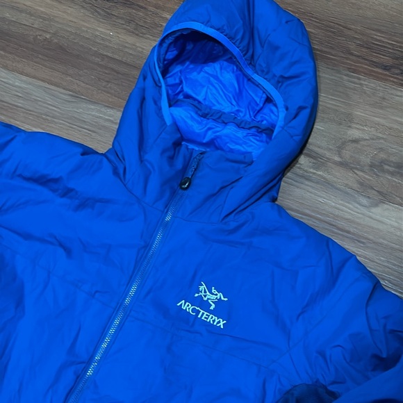 Arcteryx Atom Puffer with Hood Large - Picture 2 of 3